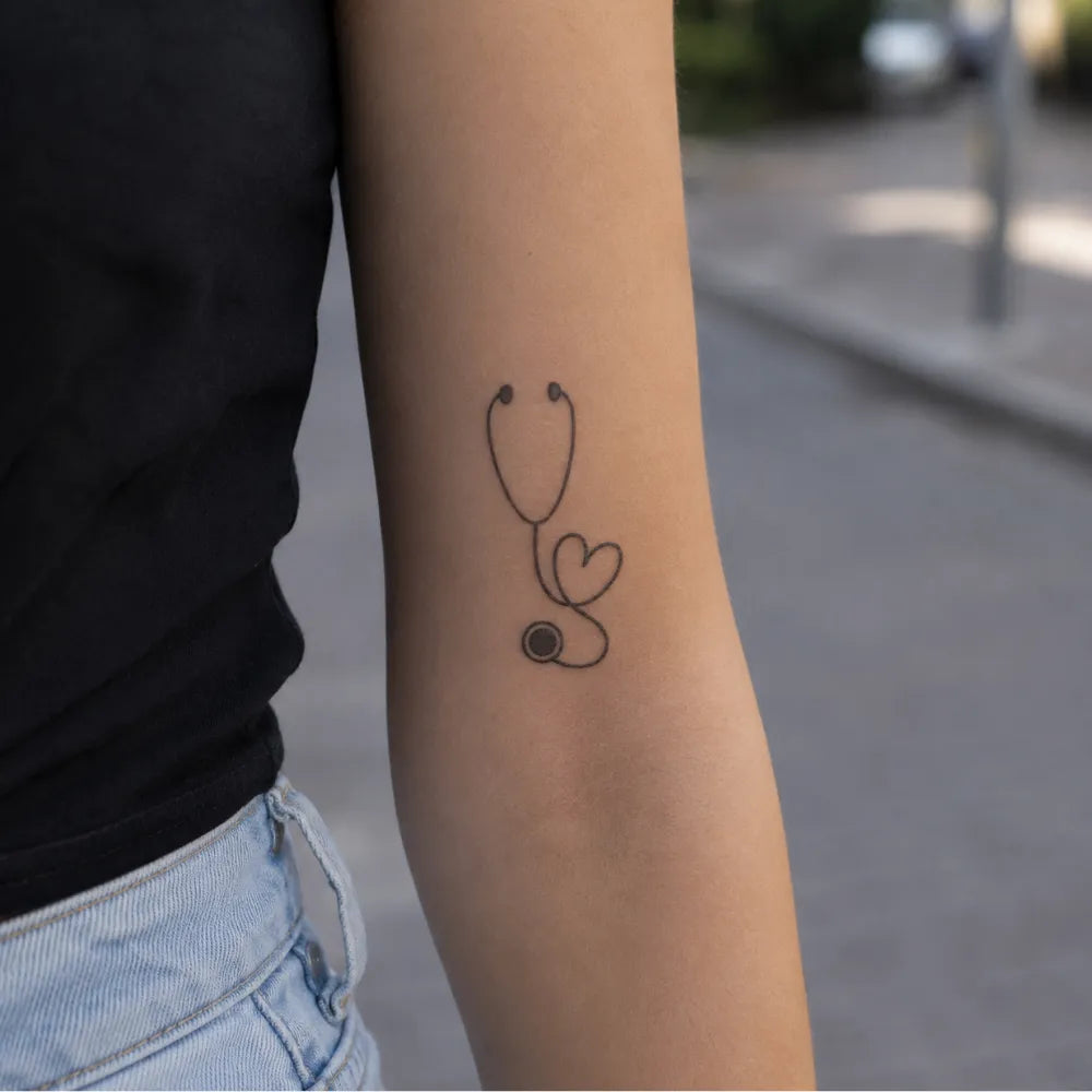 SafeTatt — Medic's Heart · fotografie tetování na kůži