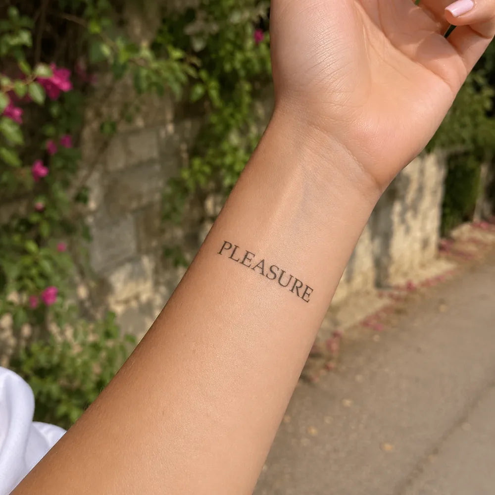 SafeTatt — Pleasure · fotografie tetování na kůži
