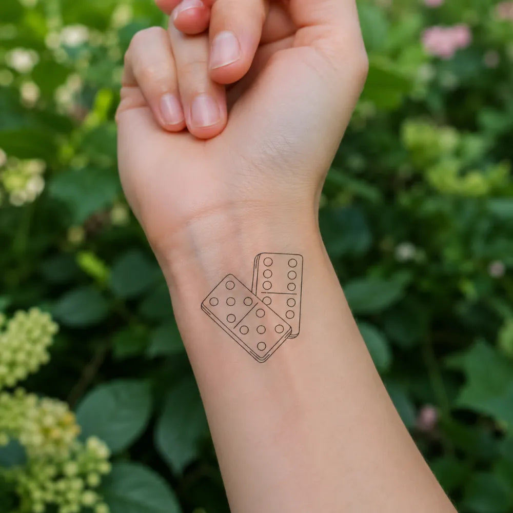SafeTatt — Domino · fotografie tetování na kůži