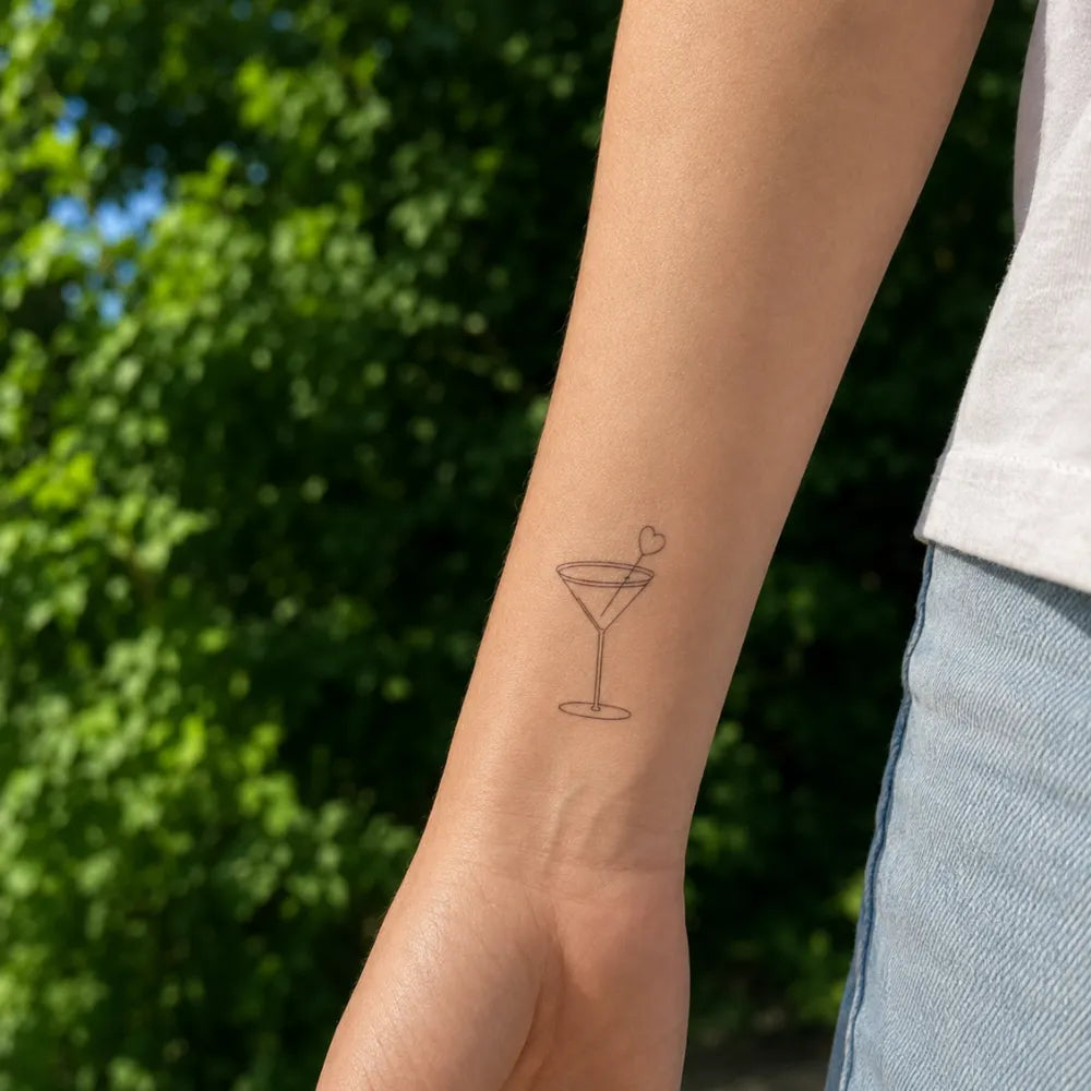 SafeTatt — Love Martini · fotografie tetování na kůži