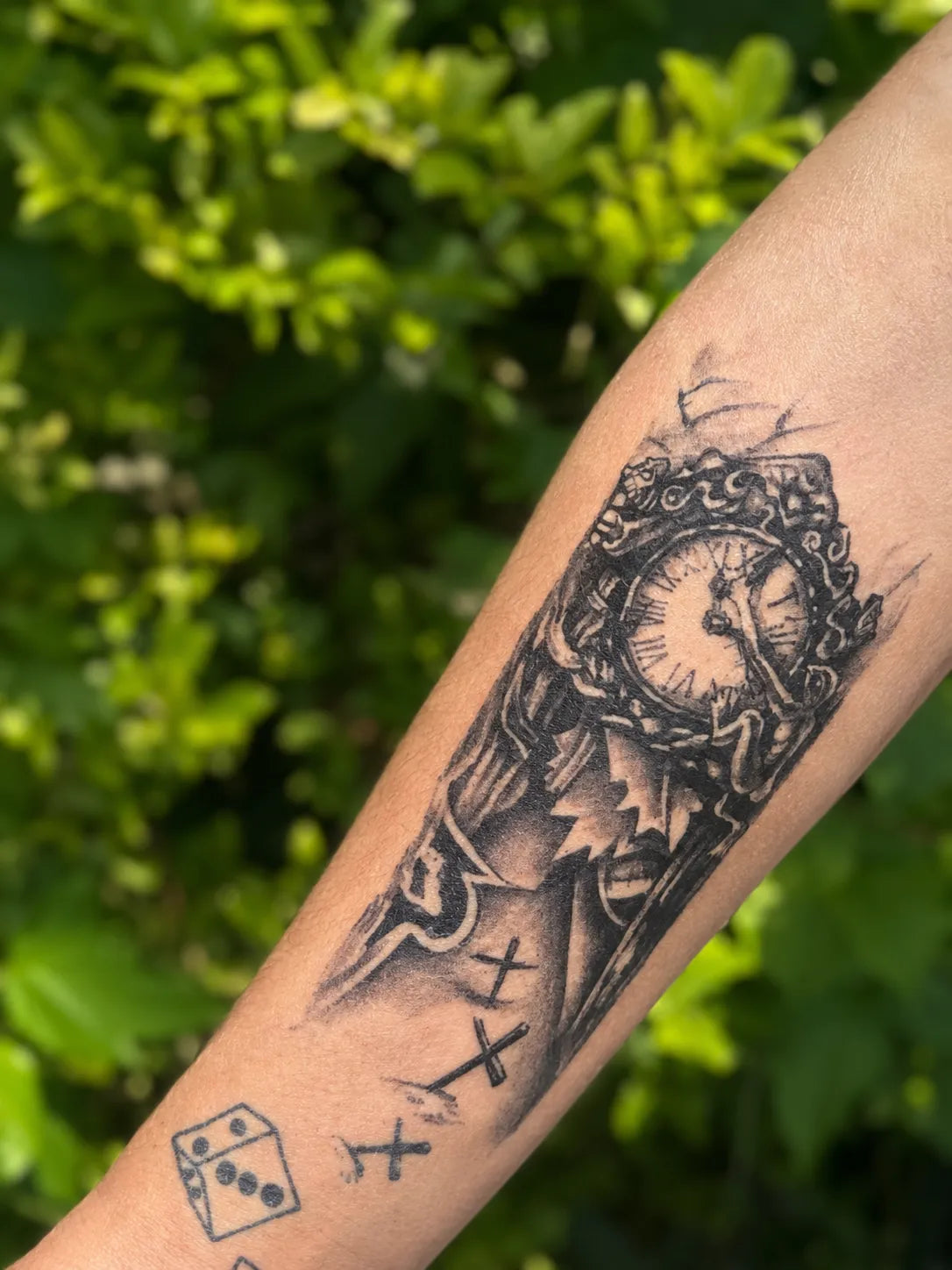 SafeTatt — Timekeeper Grave · fotografie tetování na kůži