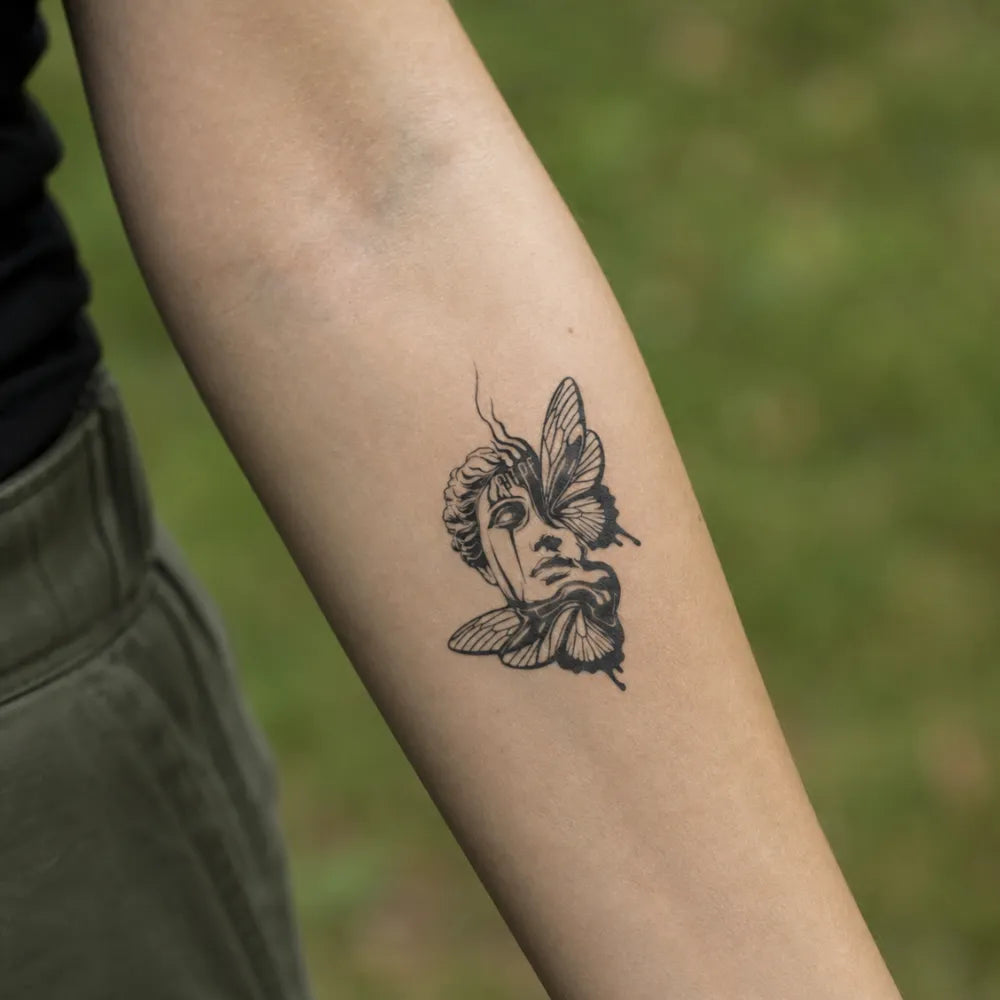 SafeTatt — Butterfly and Sculpture · fotografie tetování na kůži